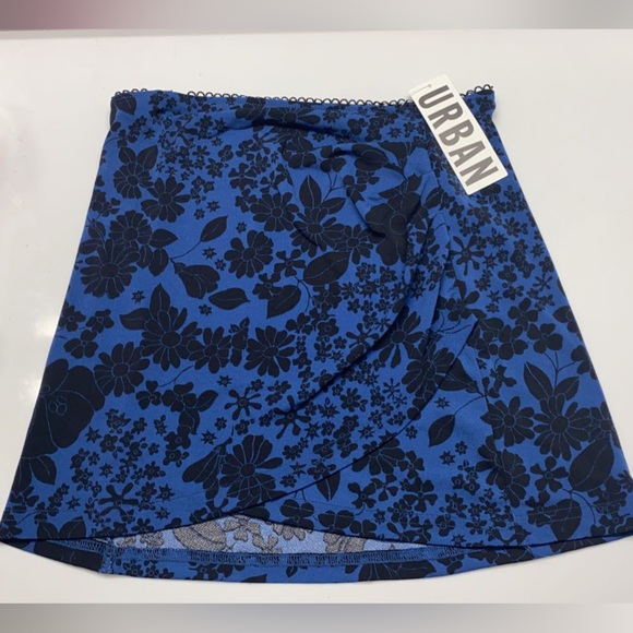 blue and black mini urban outfitters skirt - Picture 1 of 2